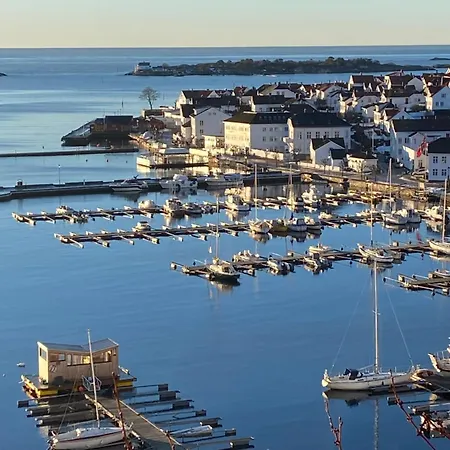 Sjarmerende I Hjertet Av * Risør